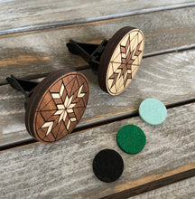 Load image into Gallery viewer, Car air vent essential oil car diffuser clip - wood quilting