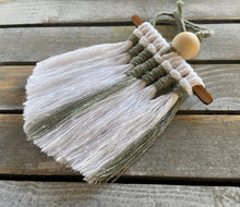 Load image into Gallery viewer, Macrame car diffuser charm/Christmas ornament