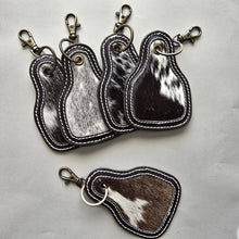Load image into Gallery viewer, 10pc Hair-On Cowhide Keychain – Cow Tag with Leather Borders