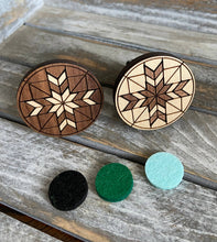 Load image into Gallery viewer, Car air vent essential oil car diffuser clip - wood quilting