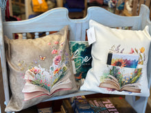 Load image into Gallery viewer, Pillow pocket cover with pillow insert
