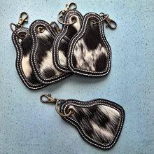 Load image into Gallery viewer, 10pc Hair-On Cowhide Keychain – Cow Tag with Leather Borders

