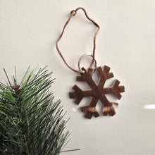 Load image into Gallery viewer, Cowhide Snowflake Ornament – Real Cow Hide Keychain
