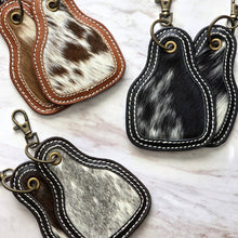 Load image into Gallery viewer, 10pc Hair-On Cowhide Keychain – Cow Tag with Leather Borders
