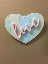 Load image into Gallery viewer, Willow hill - Vertical Pallet Heart
