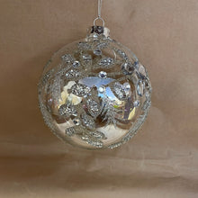 Load image into Gallery viewer, Beautiful glass ornament
